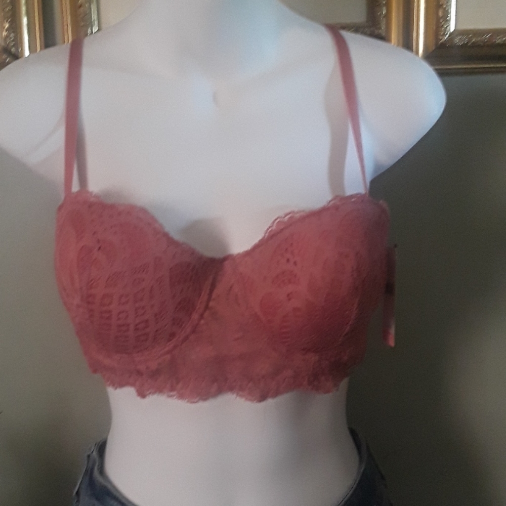 PRICE DROP TODAY NWT BEAUTIFUL PUSH-UP BRA